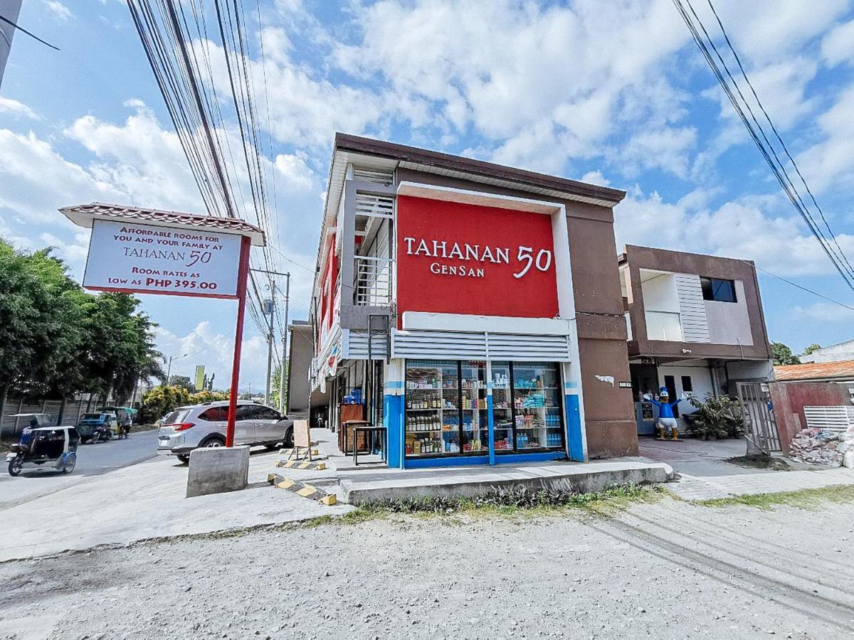 ホテル レッドドアーズ アット アパレンテ ゲンサン【スタッフワクチン接種済み】 General Santos City エクステリア 写真