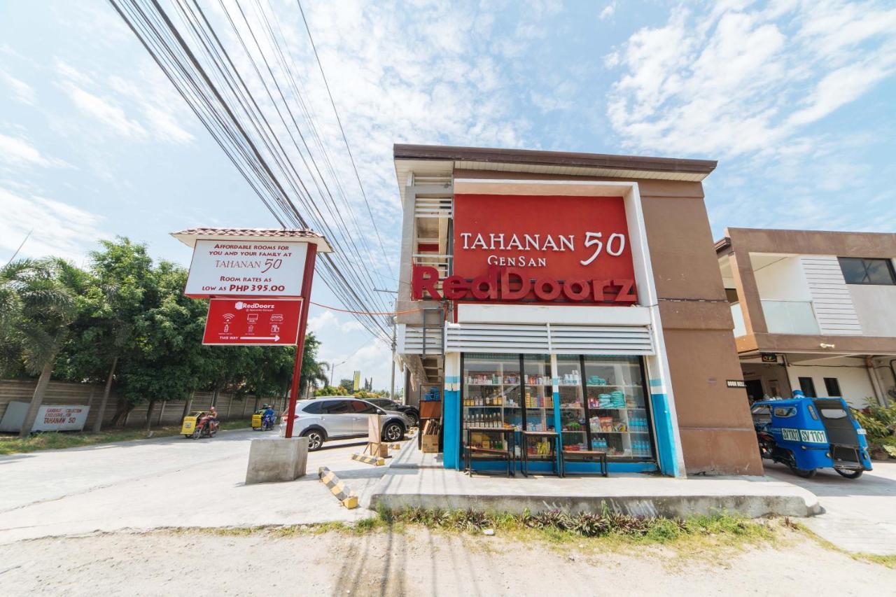 ホテル レッドドアーズ アット アパレンテ ゲンサン【スタッフワクチン接種済み】 General Santos City エクステリア 写真